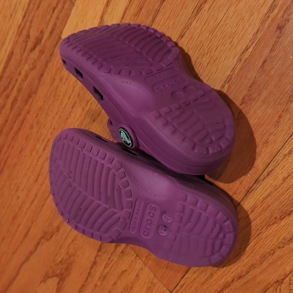 Purple Toddler Crocs - Picture 3 of 4
